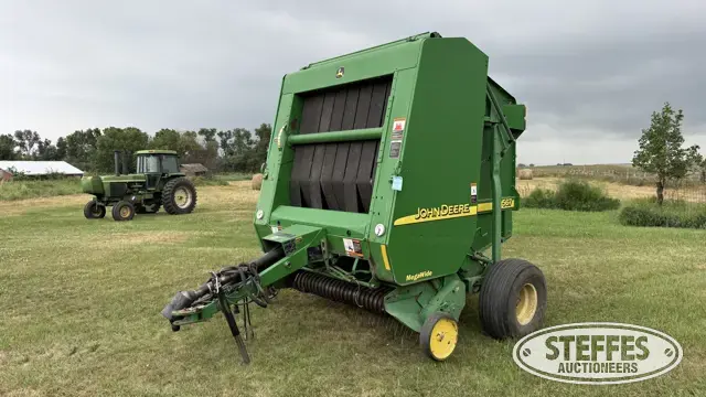 2003 John Deere 567