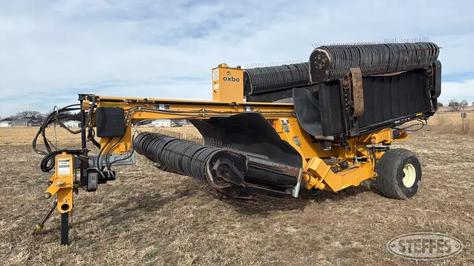 Oxbo 334 Rake