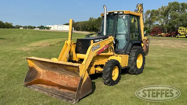 2000 John Deere 310SE