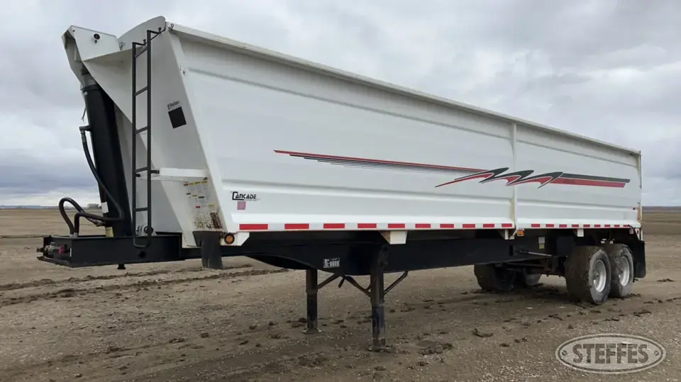 2005 Cancade End Dump Trailer