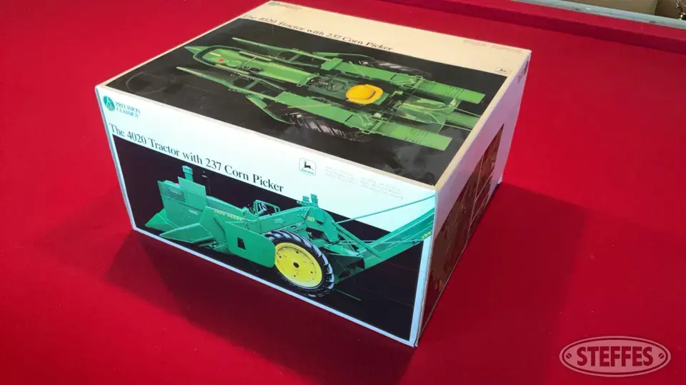 John Deere 4020 with 237 Corn Picker Precision Classics #14 Toy