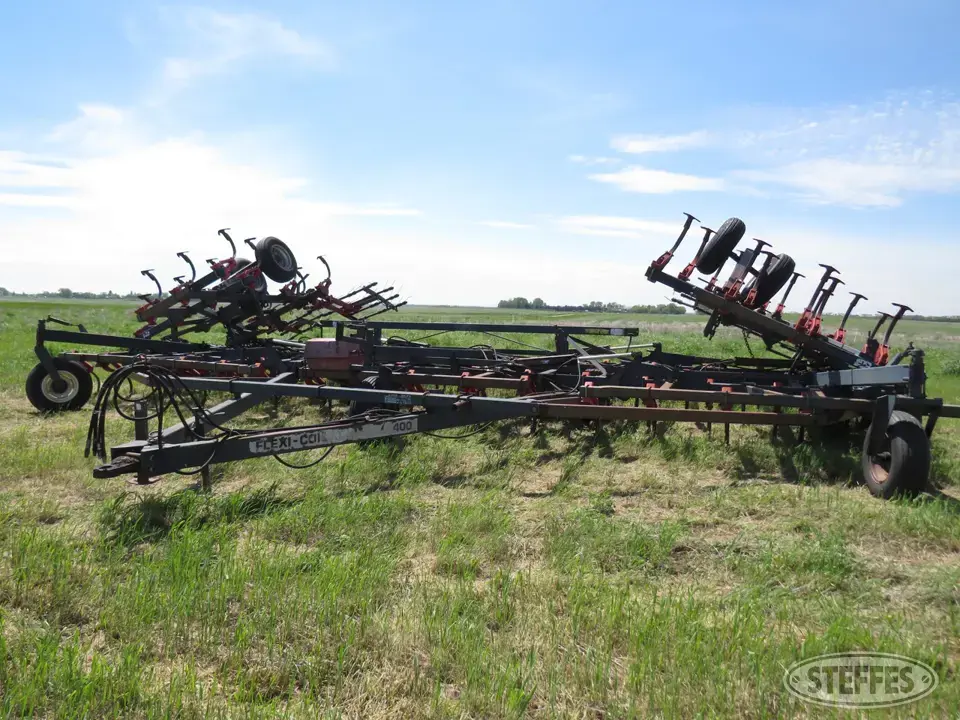 Flexi-Coil 400 Field Cultivator
