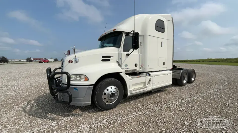 2015 Mack CXU613 Conventional Truck with Sleeper