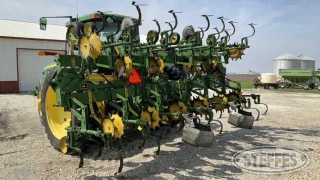 John Deere 85