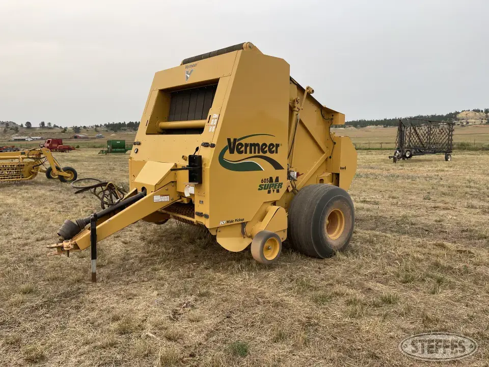 Vermeer 605SM Round Baler
