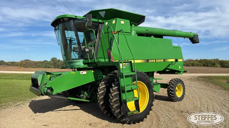 1993 John Deere 9500 Combine