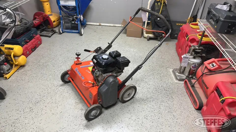 Husqvarna DT22 Aerators and Dethatcher