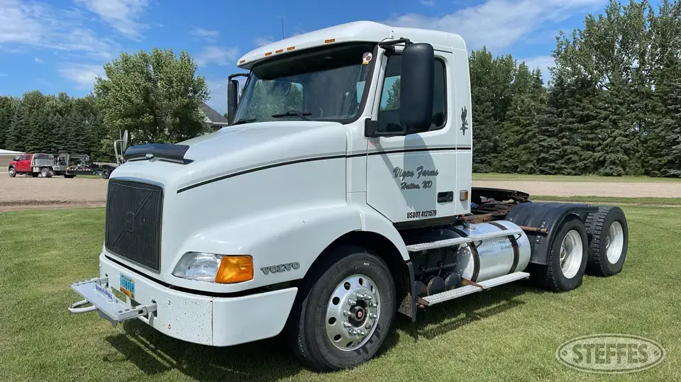 2000 Volvo VNM64 Conventional Truck without Sleeper