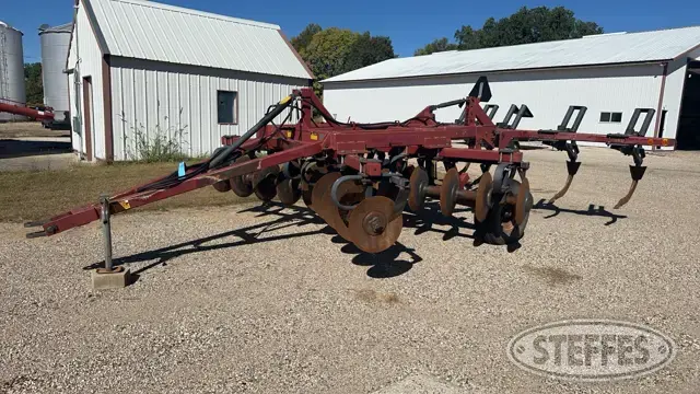 M&W Earthmaster 1165