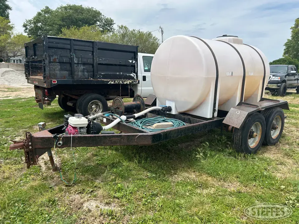 2002 Sprayer Specialties Liquid Nurse Tank