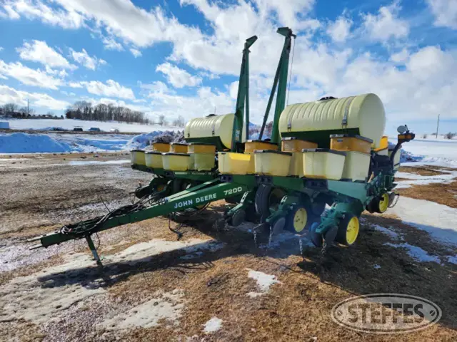 1990 John Deere 7200