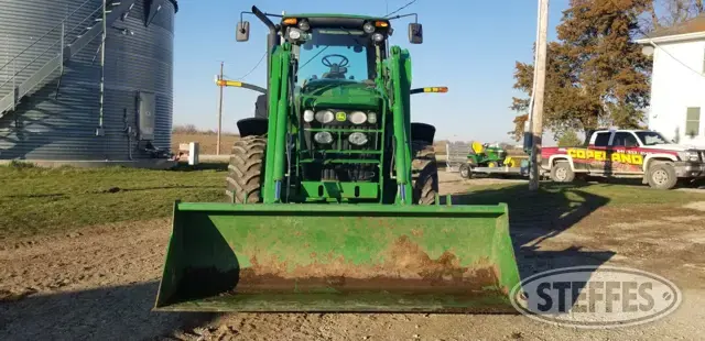 2007 John Deere 746