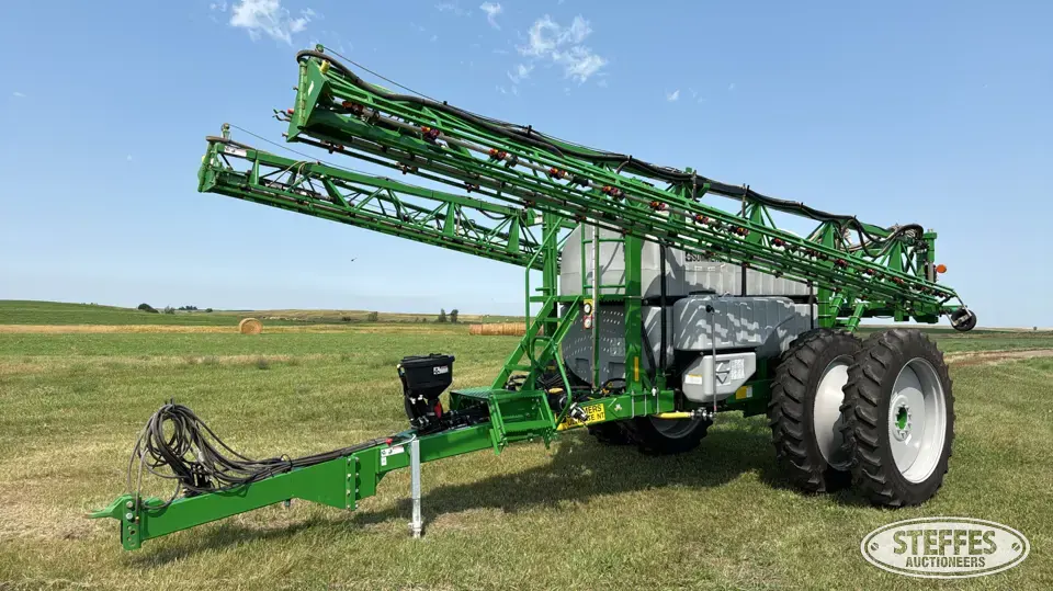 2015 Summers Ultimate NT Pull-Type Sprayer