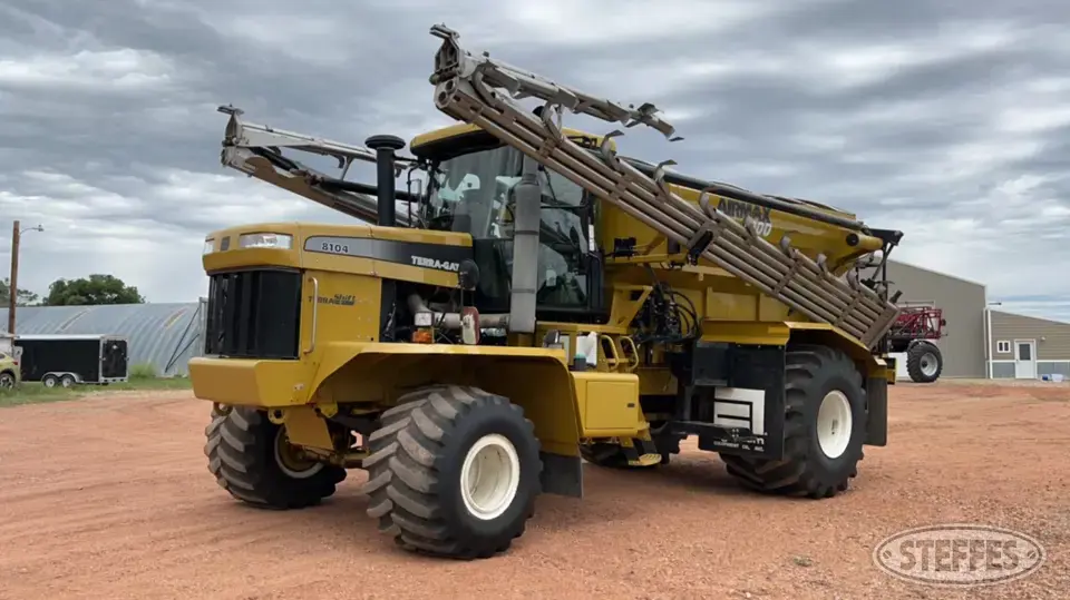 2004 Ag Chem TerraGator 8104 Self-Propelled Dry Applicators-Spreaders-Floater