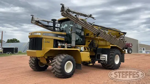 2004 Ag Chem TerraGator 8104