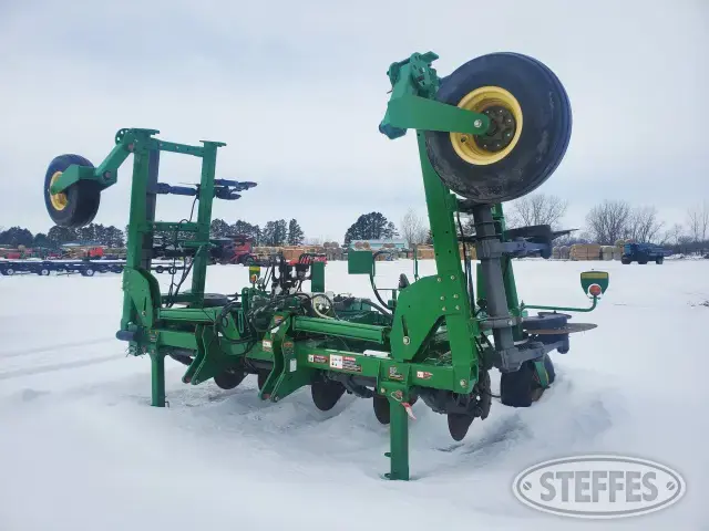 John Deere 2510