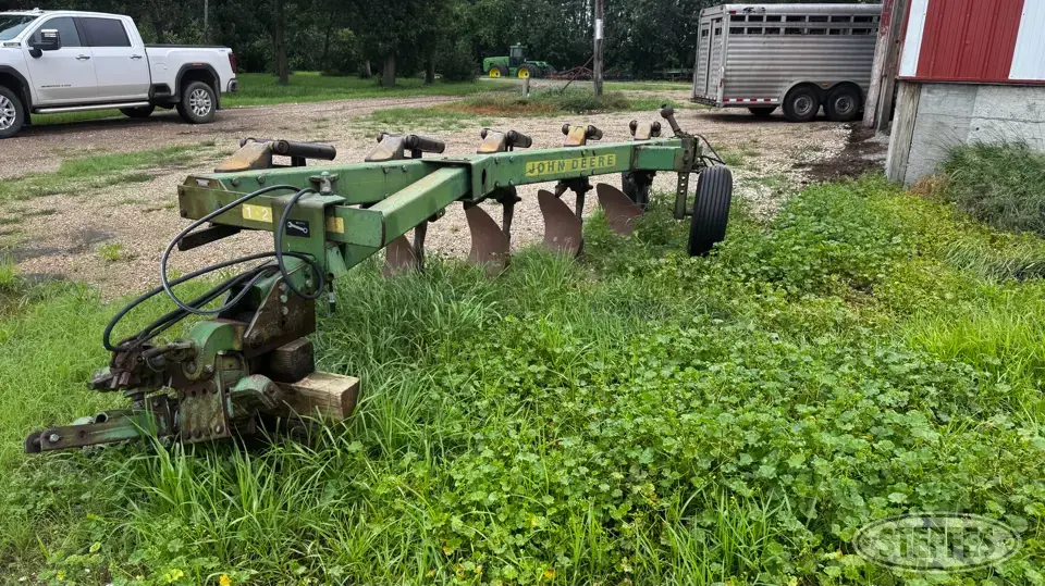 John Deere 2600 Plow