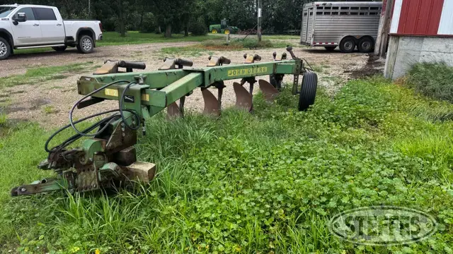 John Deere 2600