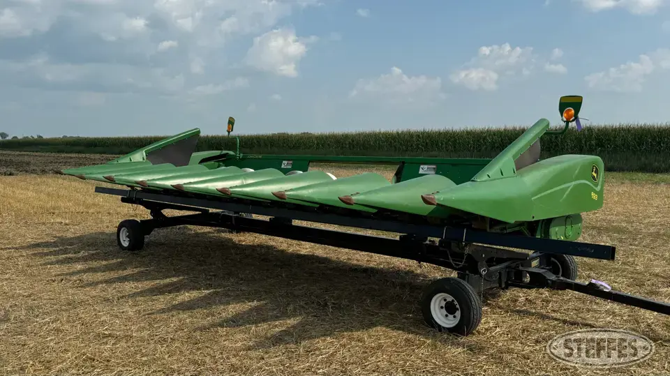 2006 John Deere 893 Corn Head
