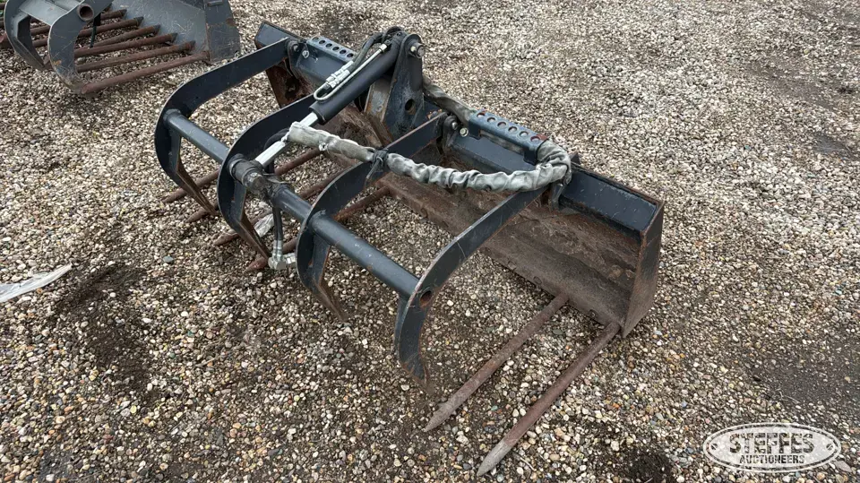 Skid steer manure grapple Skid Steer Attachments-Other