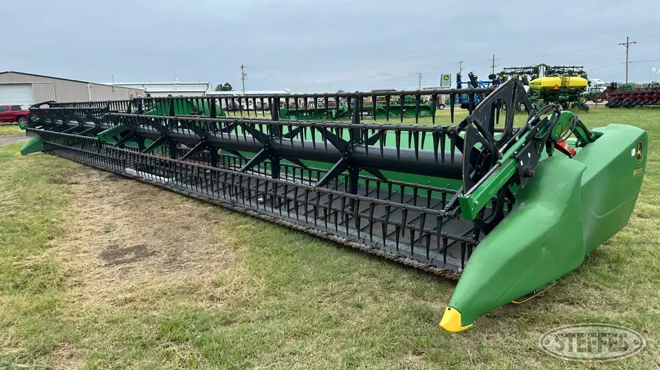 2015 John Deere 645FD Draper Head