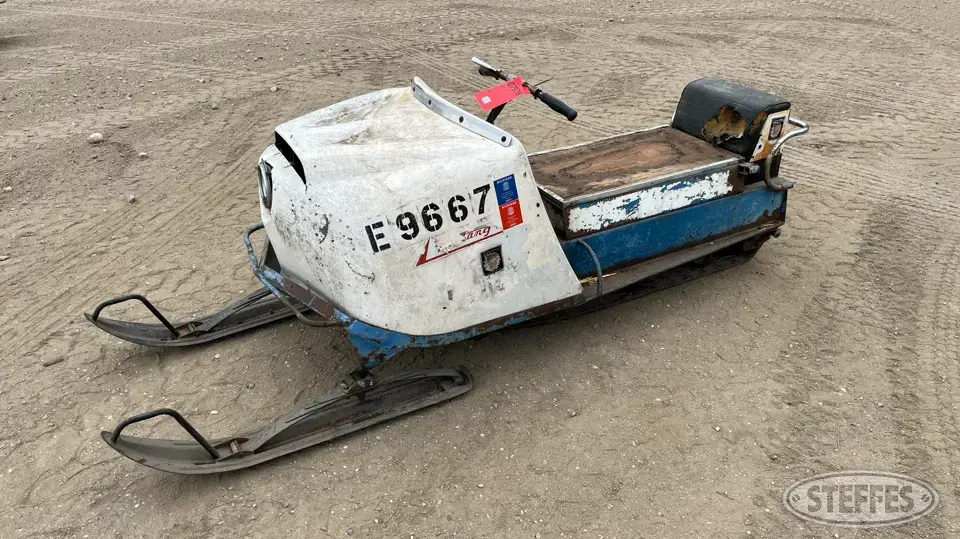 Polaris Mustang 1000 Snowmobile