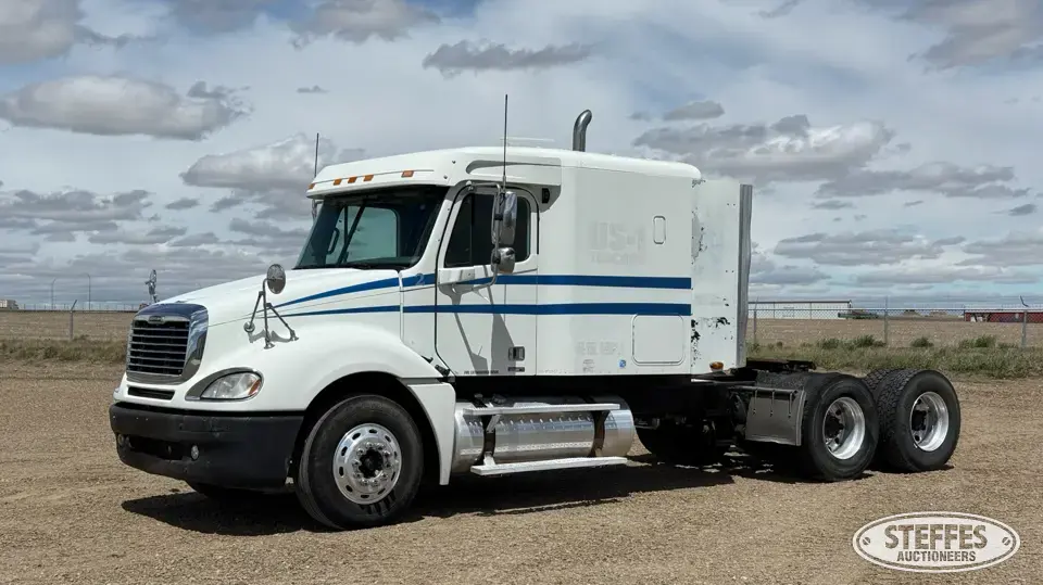 2004 Freightliner Columbia Conventional Truck with Sleeper