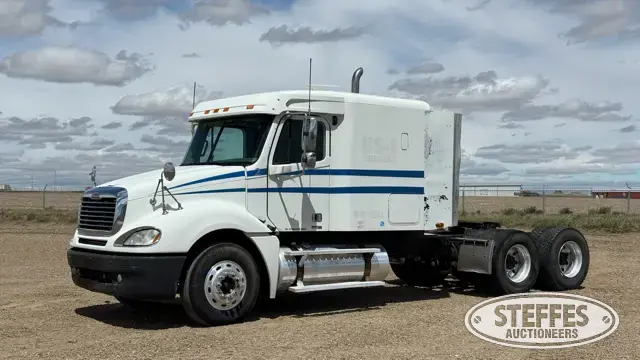 2004 Freightliner Columbia