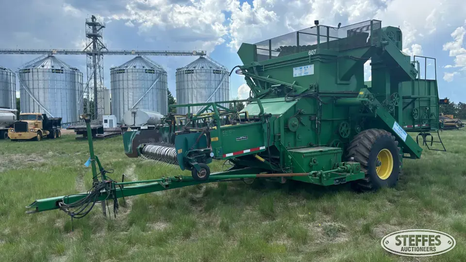 1996 Bob Equipment Bean King Model 666 Edible Bean Combine