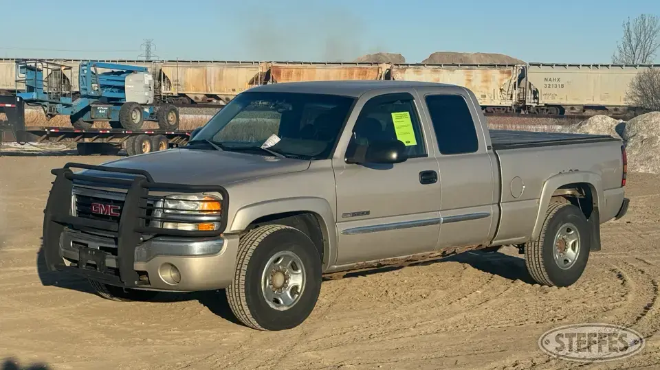 2004 GMC Sierra 2500 SLE 3 Quarter Ton Pickup