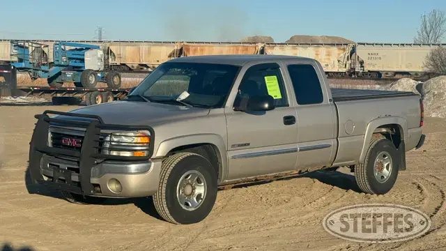 2004 GMC Sierra 2500 SLE