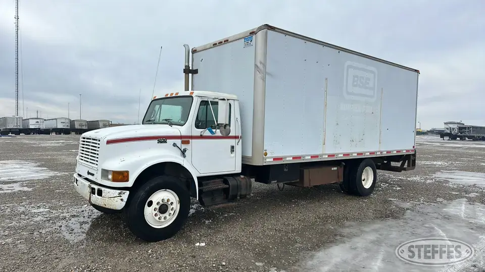 1998 International 4900 Single Axle Boxed Truck