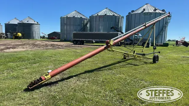 Farm King 851