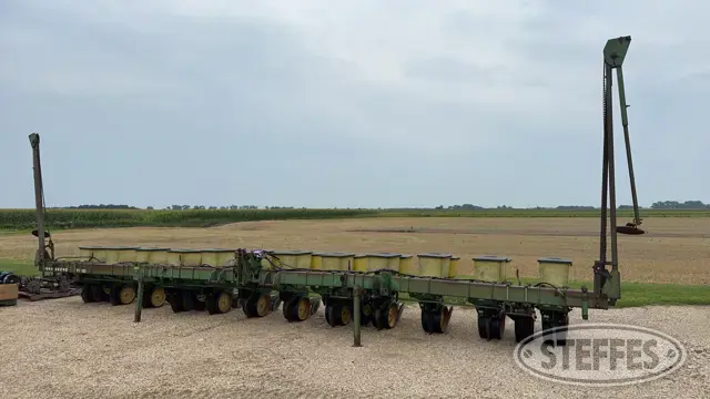 John Deere 7100