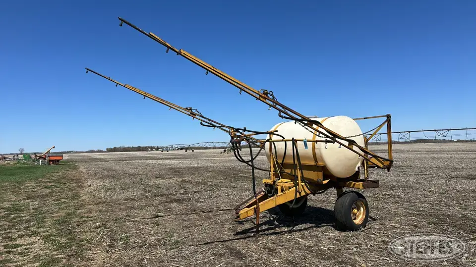 Ag-Chem 402 Pull-Type Sprayer
