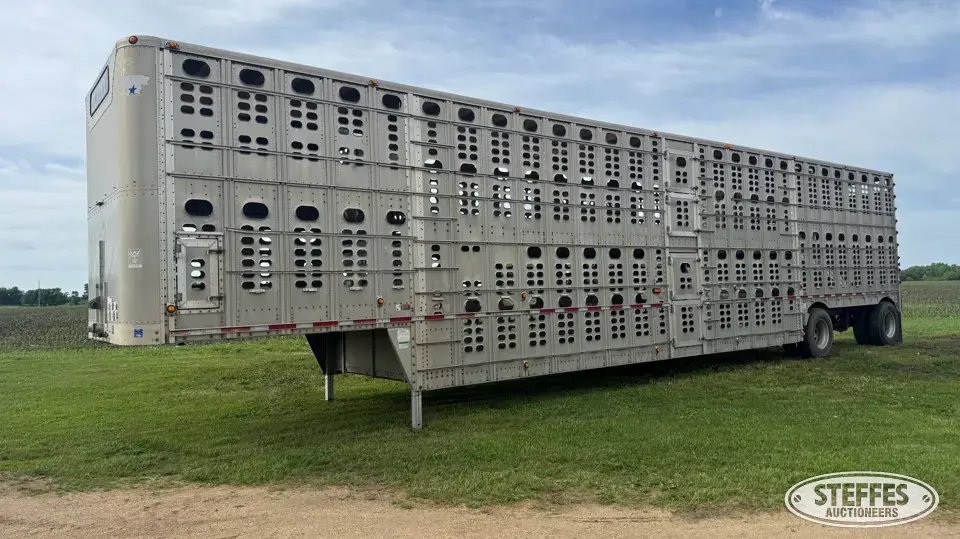 2010 Wilson PSDCL-402 Semi Livestock Trailer