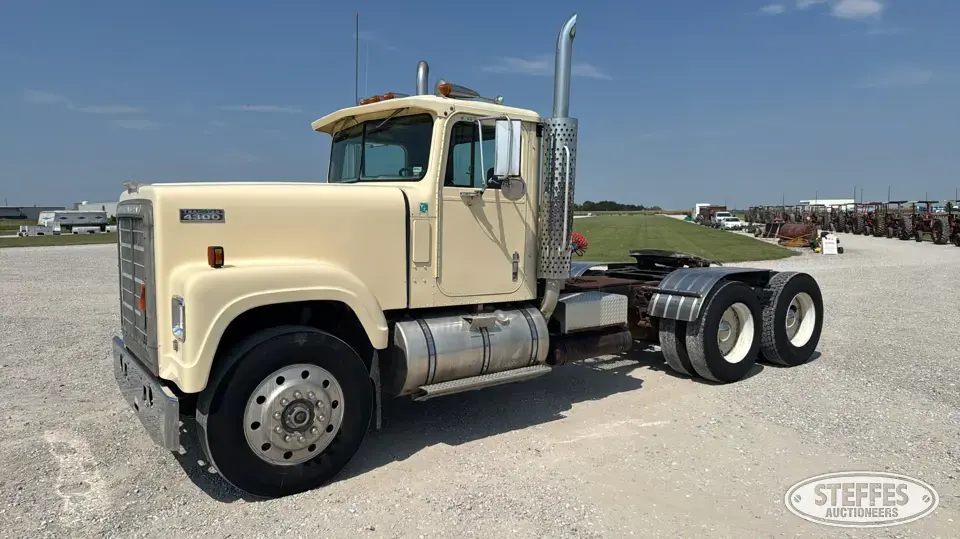 1984 International F4370 Conventional Truck without Sleeper