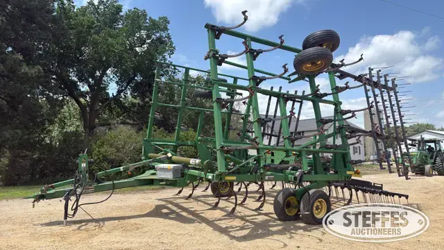 2007 John Deere 2210L