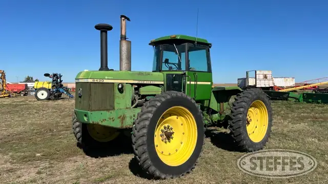 1976 John Deere 8430