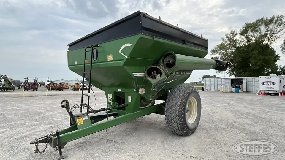 Brent 674 Grain Cart