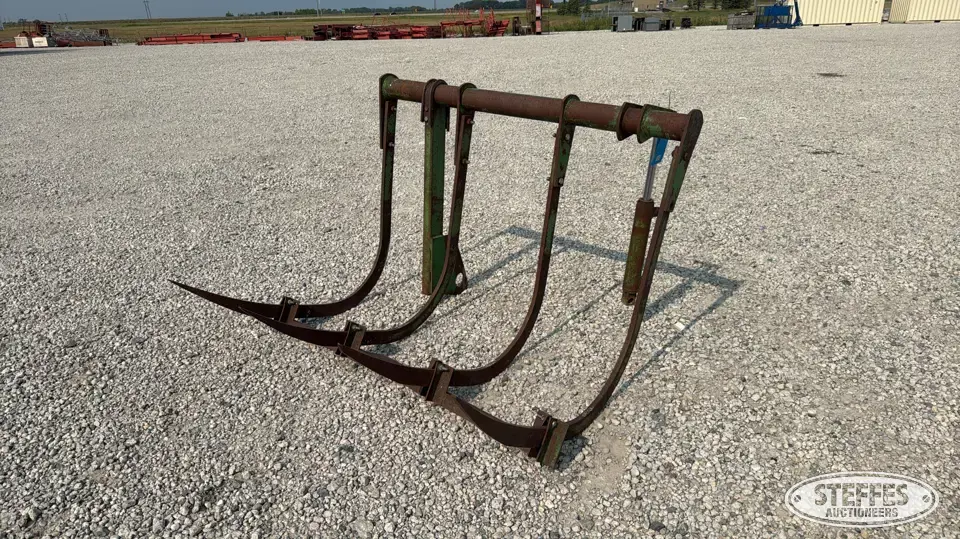 4-tine grapple Tractor Loaders and Attachment