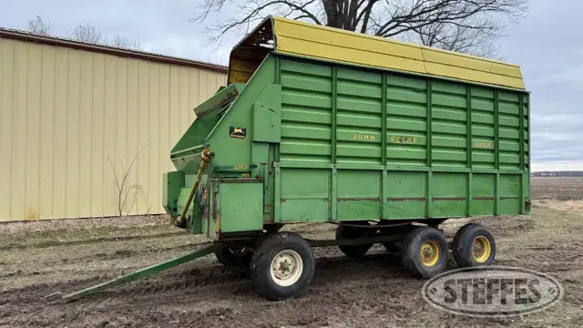 John Deere 716A