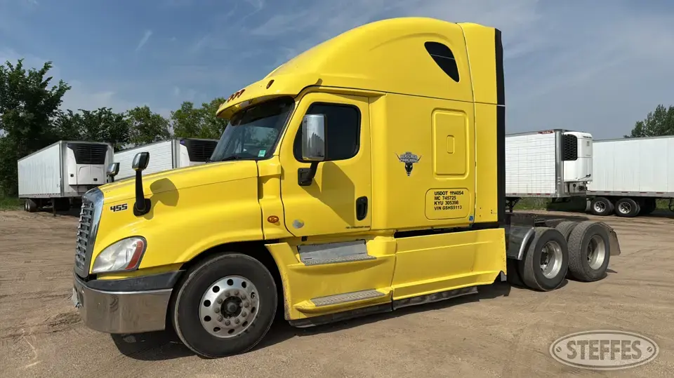 2016 Freightliner Cascadia 125 Conventional Truck with Sleeper