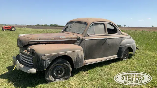 1946 Ford Super Deluxe Coupe