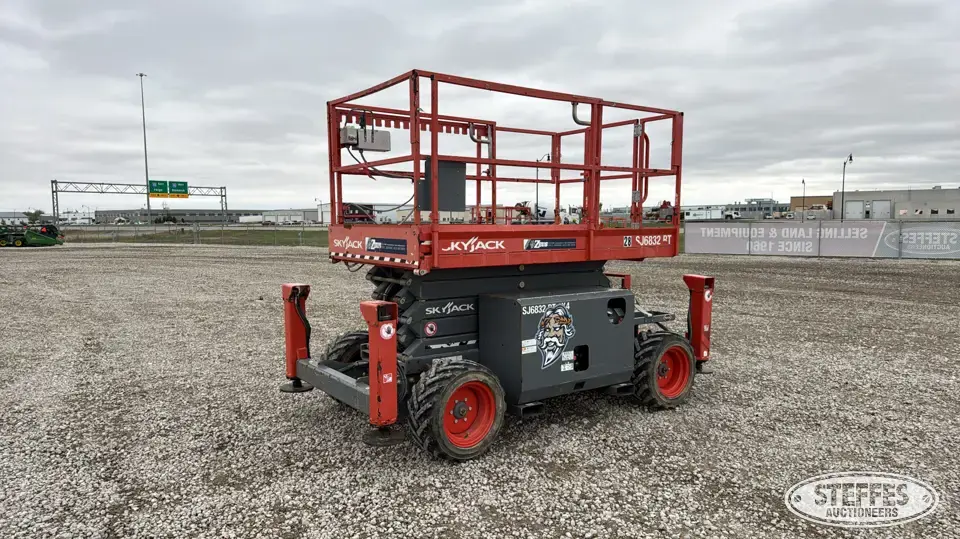 2019 SkyJack SJ6832RT Scissor Lift