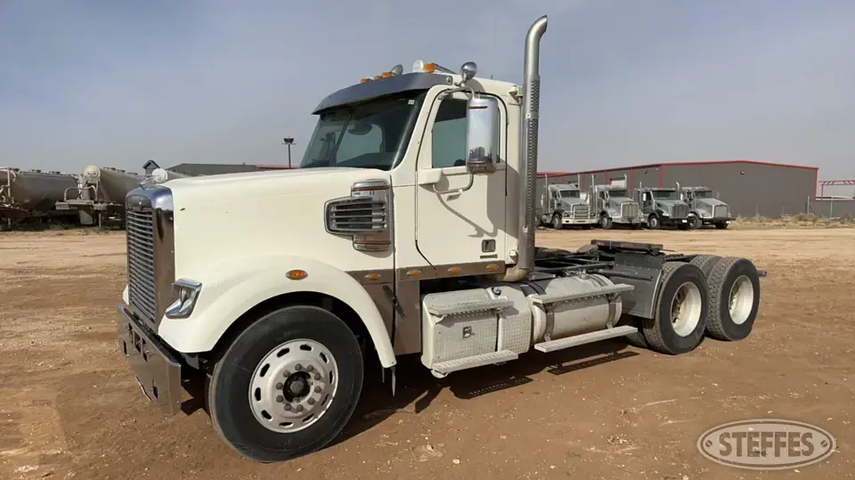 2013 Freightliner SD122 Coronado Conventional Truck without Sleeper