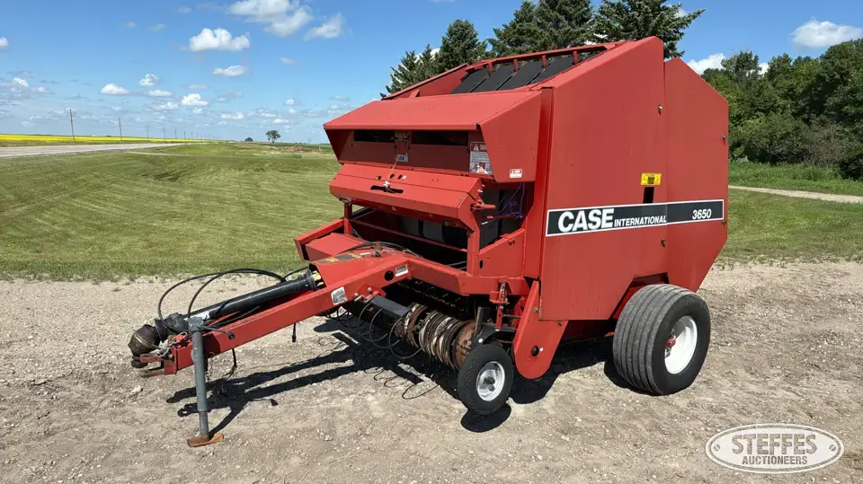 1985 Case IH 3650 Round Baler