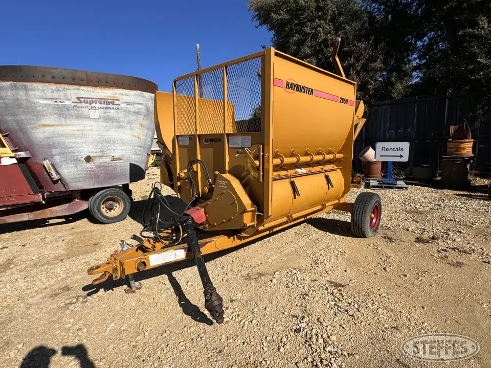 2011 Haybuster 2650 Forage Processing