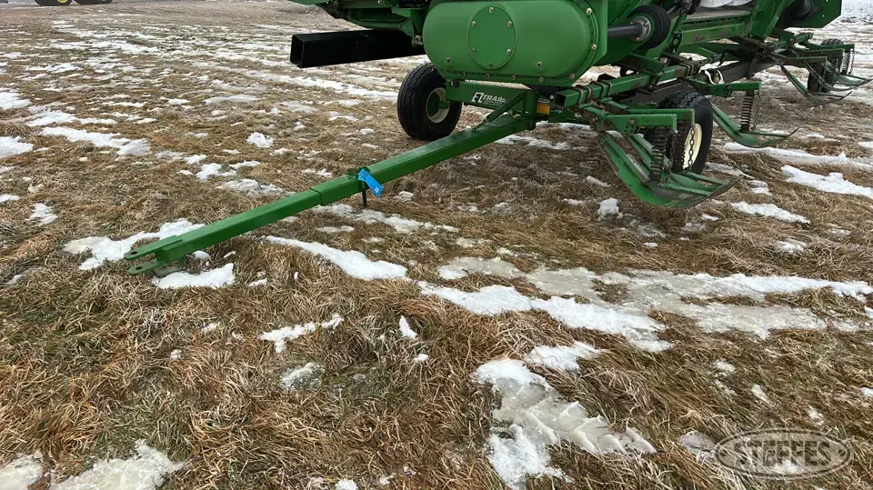 E-Z Trail 880 Header Trailer