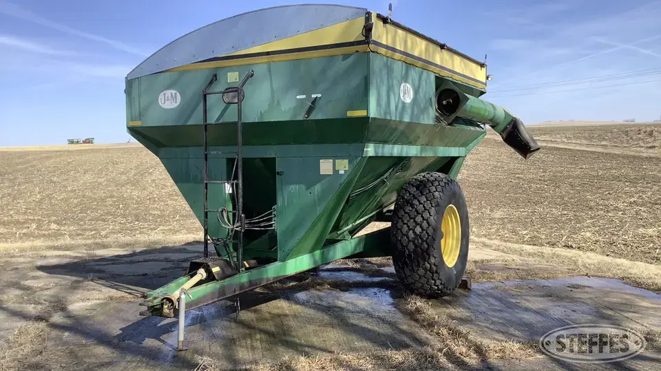 J&M 600-14 Grain Cart